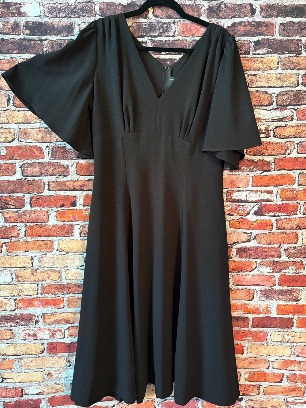 Laura Byrnes Classic V-Neck Black Midi Dress with Flutter Sleeves Size XL